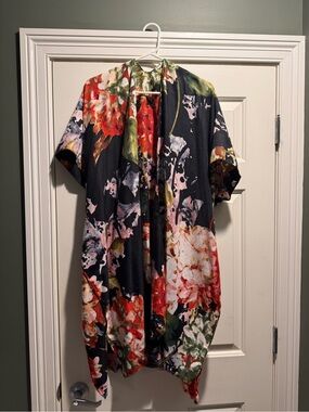 Floral Open-Front Kimono Cape - Black Multi